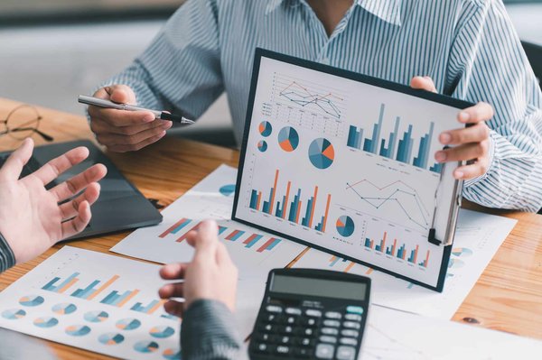 Comment gérer vos finances professionnelles depuis n'importe où grâce aux banques en ligne ?